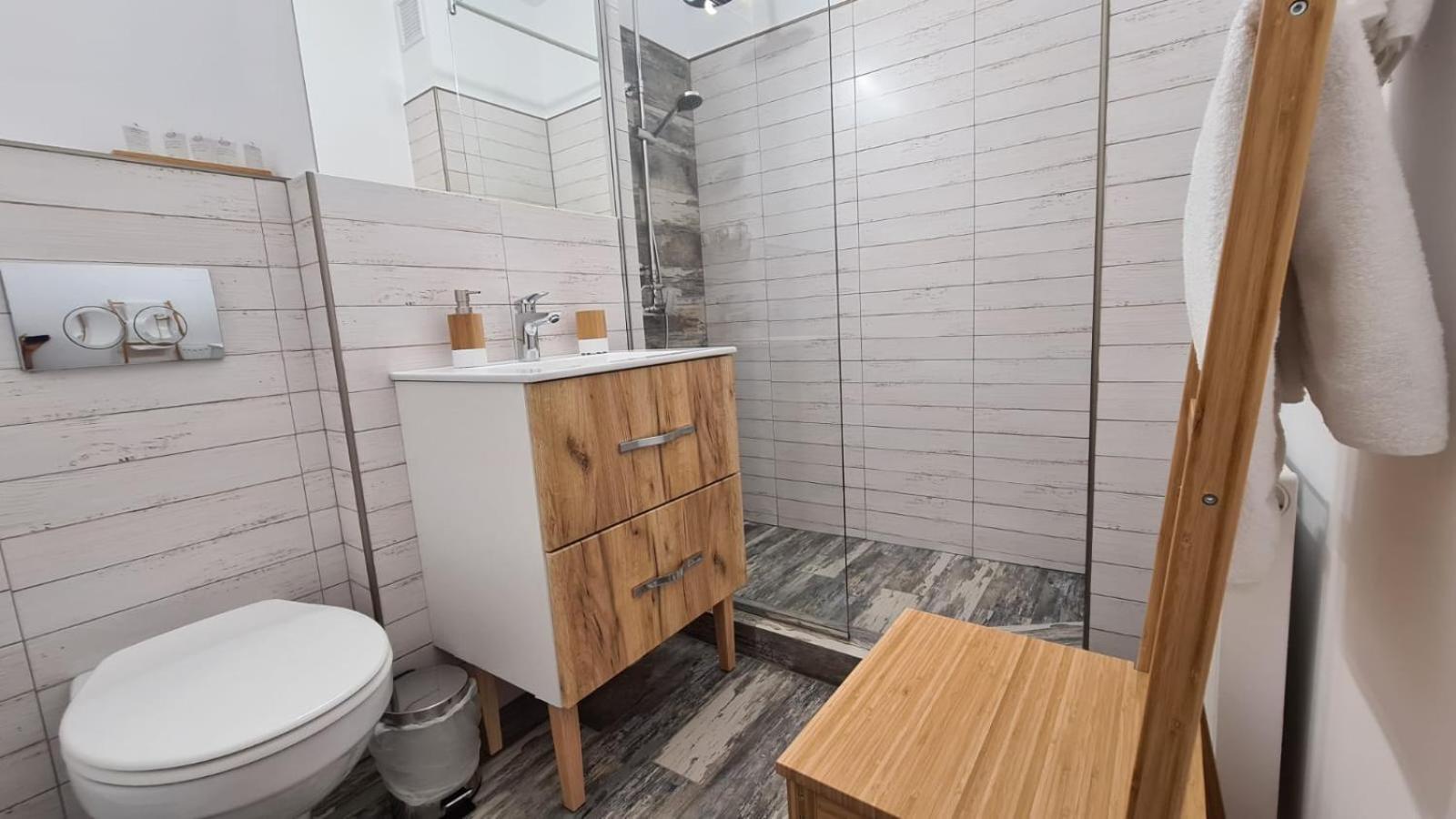 Maris Apartment Târgu-Mureş Εξωτερικό φωτογραφία